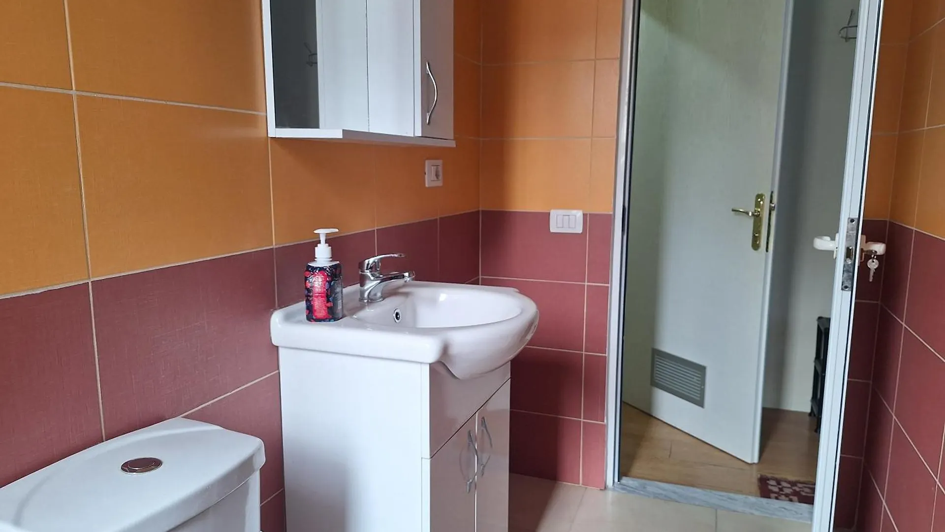 Rowdy Guest House Tirana
