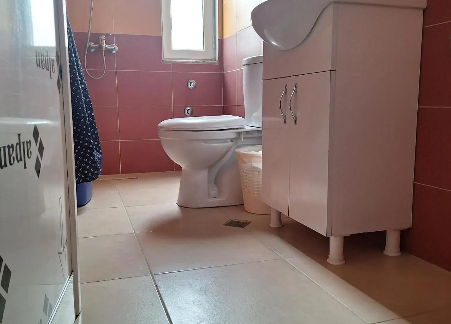 Rowdy Guest House Tirana
